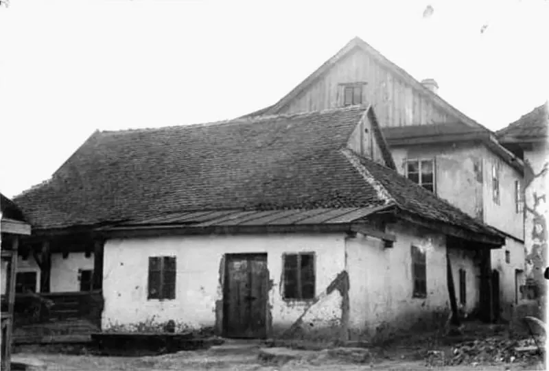 Old photograph of the original wooden study house of the Baal Shem Tov at Międzybóż, around 1900
