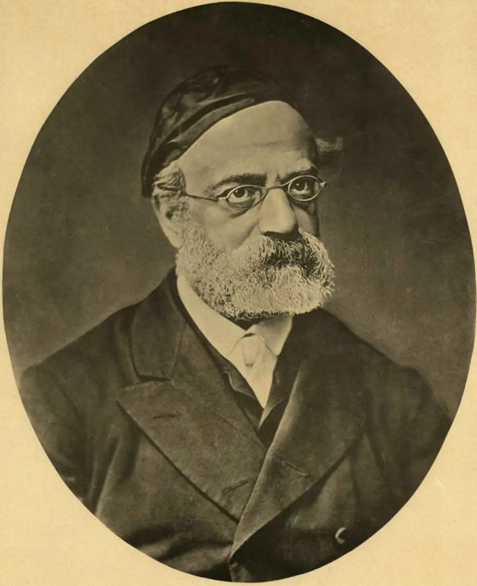 Portrait photograph of Rabbi Samson Raphael Hirsch in later life, with a white beard and skullcap